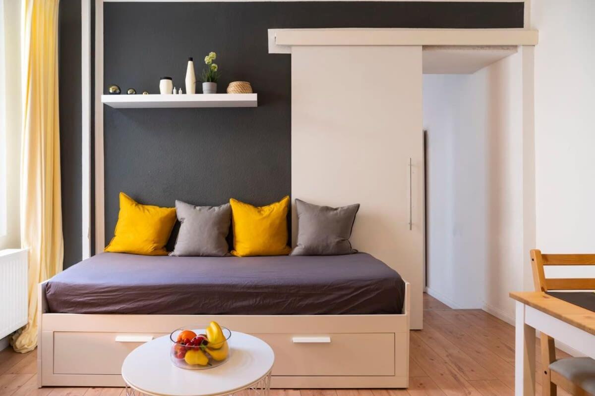 2 Bedroom In Great Location In Kreuzberg Berlin Exterior foto