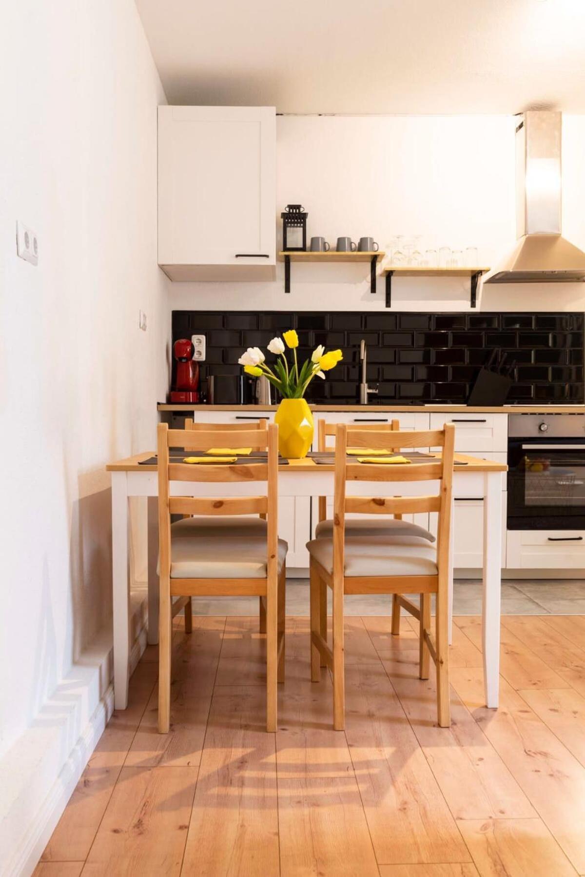 2 Bedroom In Great Location In Kreuzberg Berlin Exterior foto