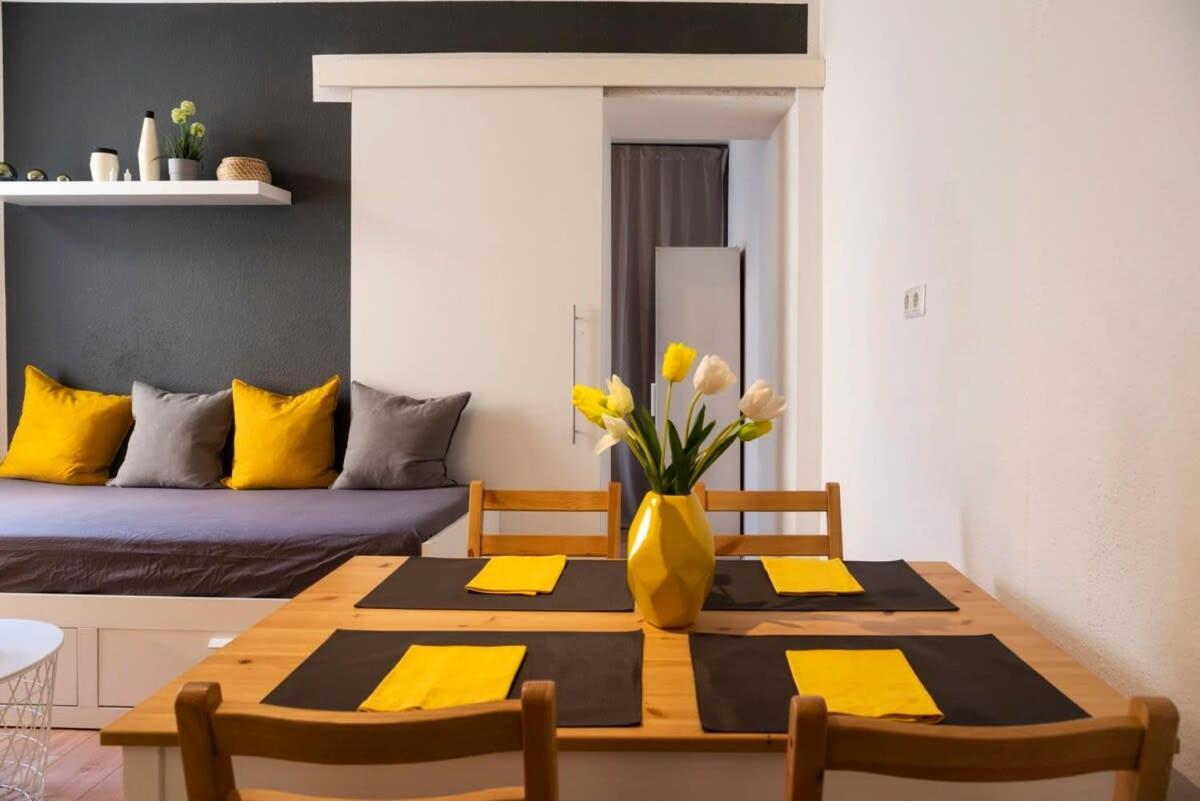 2 Bedroom In Great Location In Kreuzberg Berlin Exterior foto